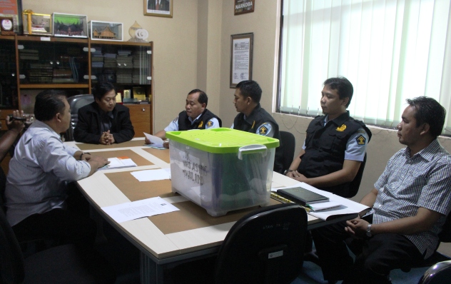 Kantor Imigrasi Kelas II Blitar Lakukan Operasi Warga Asing di IAIN Tulungagung
