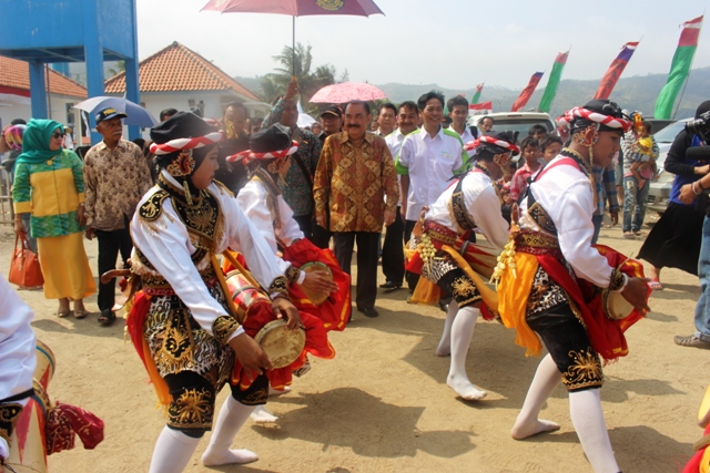 LP2M Gelar Pameran Posdaya dan Penanaman Terumbu Karang bersama Marinir