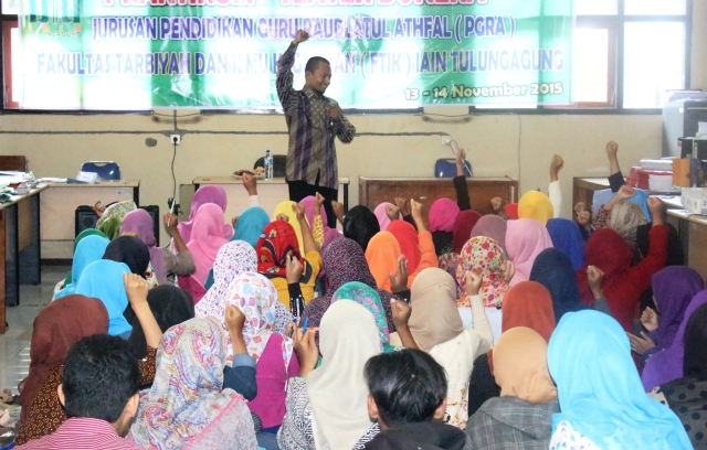 Jurusan PGRA Asah Kemampuan Mendongeng dengan Datangkan Kak Bimo