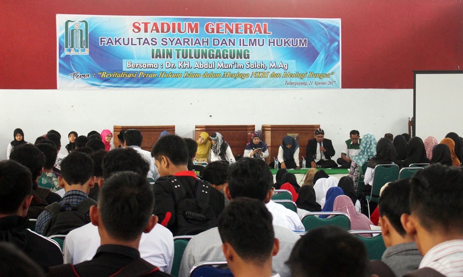 Mengawali Perkuliahan Tahun Akademik 2017-2018 FASIH Gelar Istigotsah dan Studium General