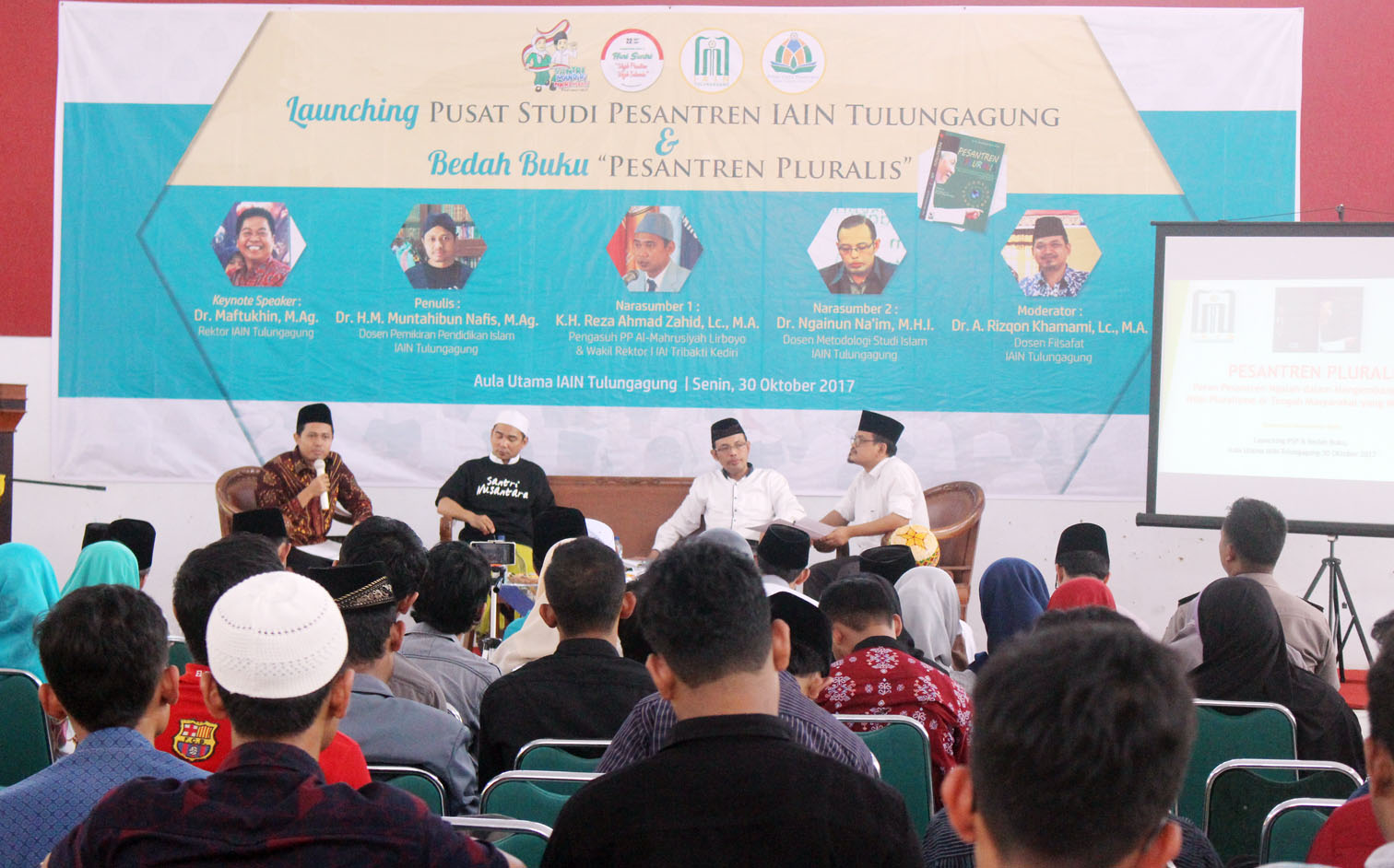 Launching Pusat Studi Pesantren; IAIN Tulungagung Gelar Bedah Buku “Pesantren Pluralis”