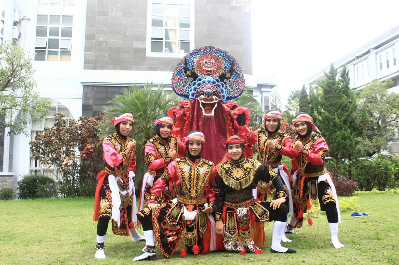 Gandhes Gayatri IAIN Tulungagung Sabet Juara III Nasional Festival Budaya 2017