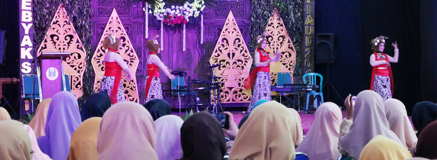 Salah Satu Kreasi Seni Tari Mahasiswa PIAUD dalam Gebyak Seni 2018