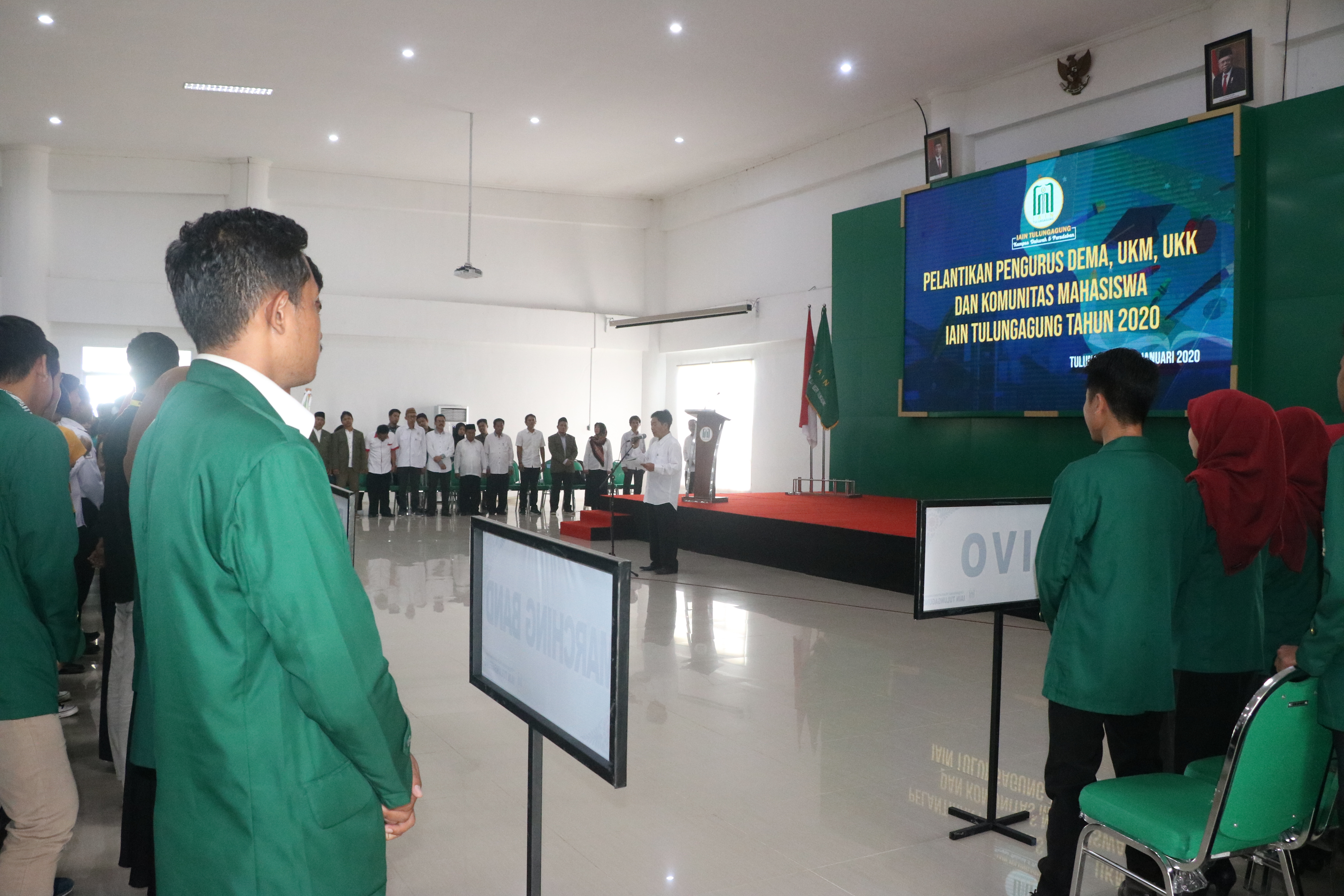 Rektor Lantik Pengurus DEMA, UKM, UKK dan Komunitas Mahasiswa
