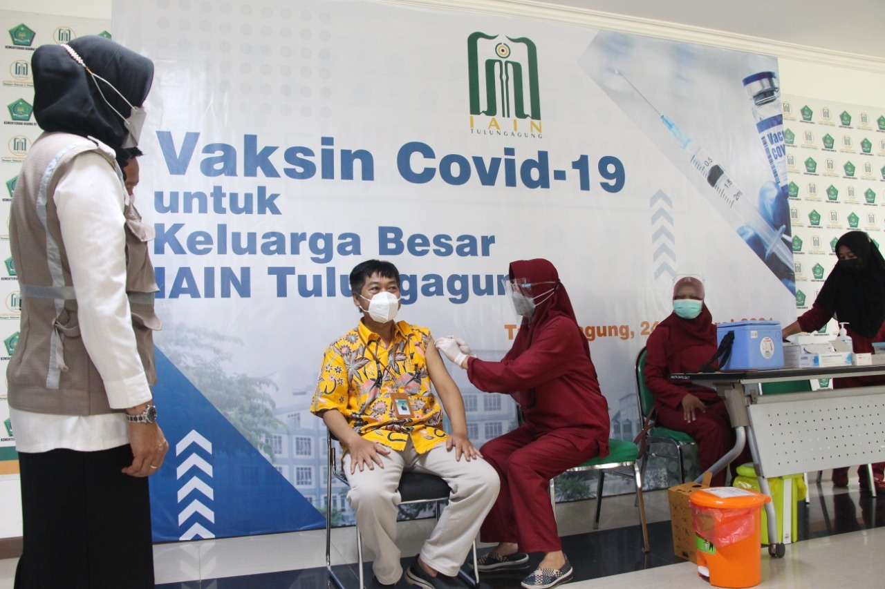 IAIN Tulungagung Laksanakan Vaksin Dosis Pertama ke Sejumlah Dosen dan Karyawan