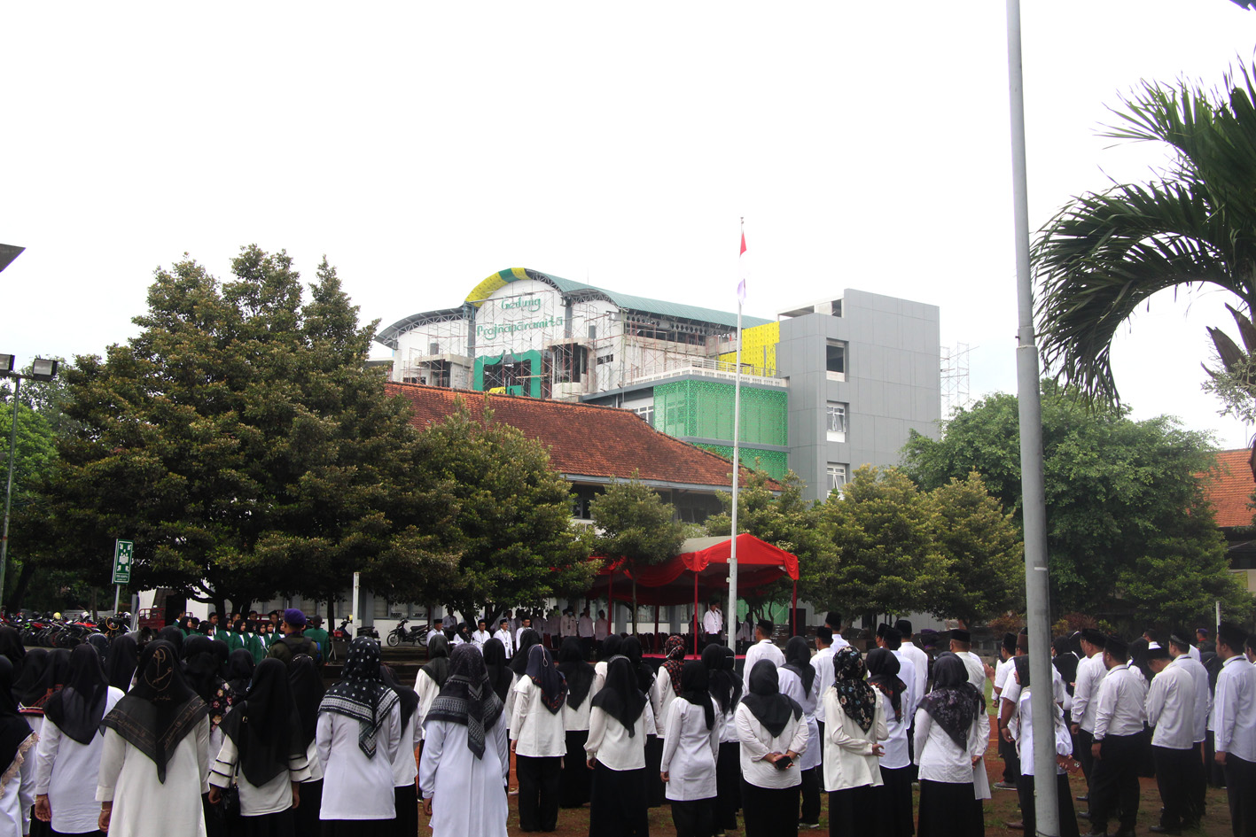 Puncak HAB ke-77 Kemenag RI, UIN SATU Laksanakan Upacara Bendera dan Ziarah