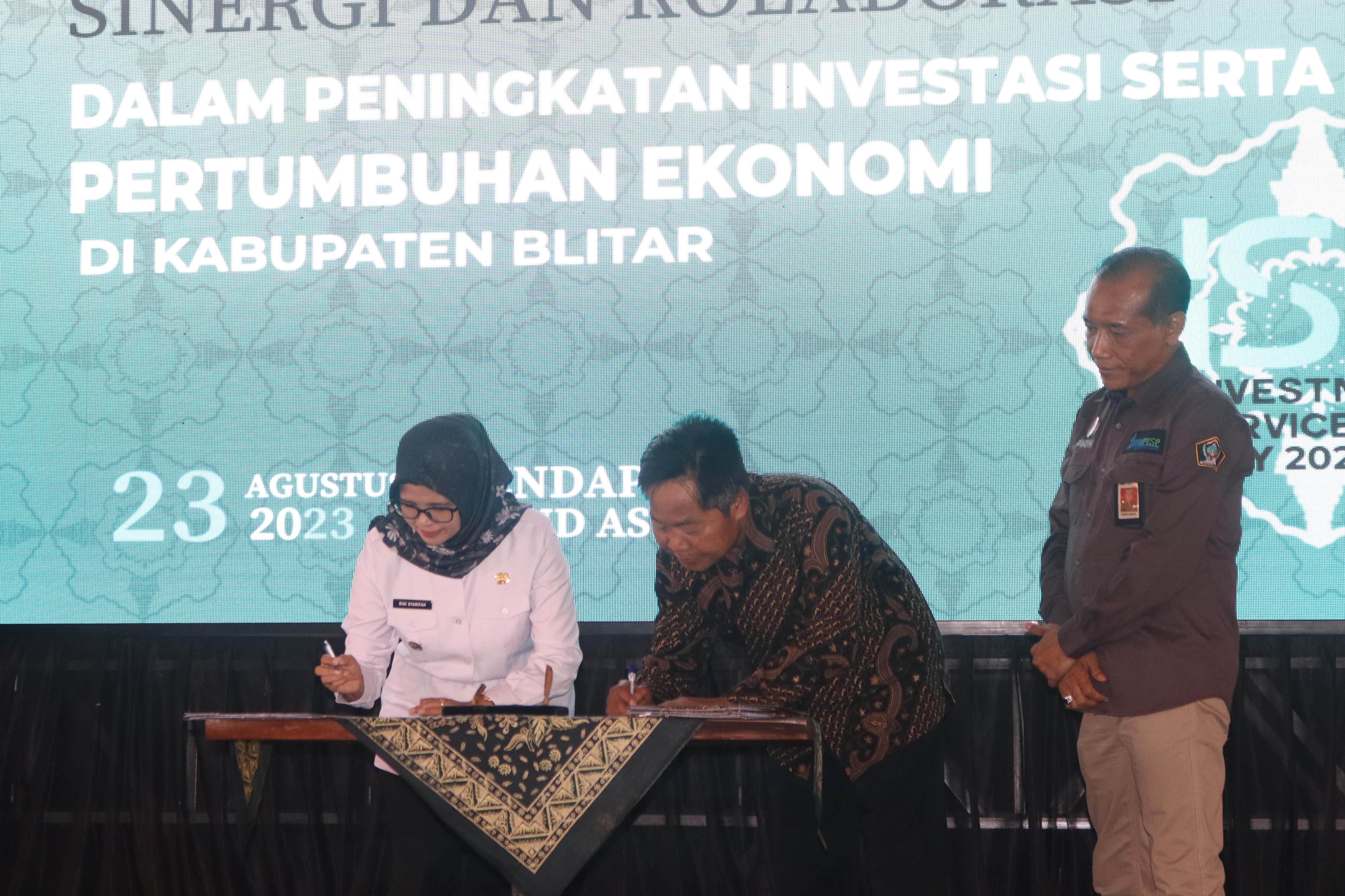 UIN SATU Tanda Tangani MoU Kerjasama Bidang Investasi dengan Pemkab Blitar