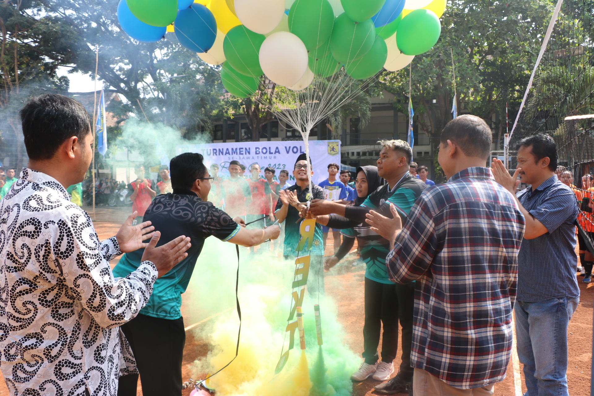 Rektor Buka Turnamen Bola Voli SMA Sederajat se-Jawa Timur “Rektor Cup 2023”