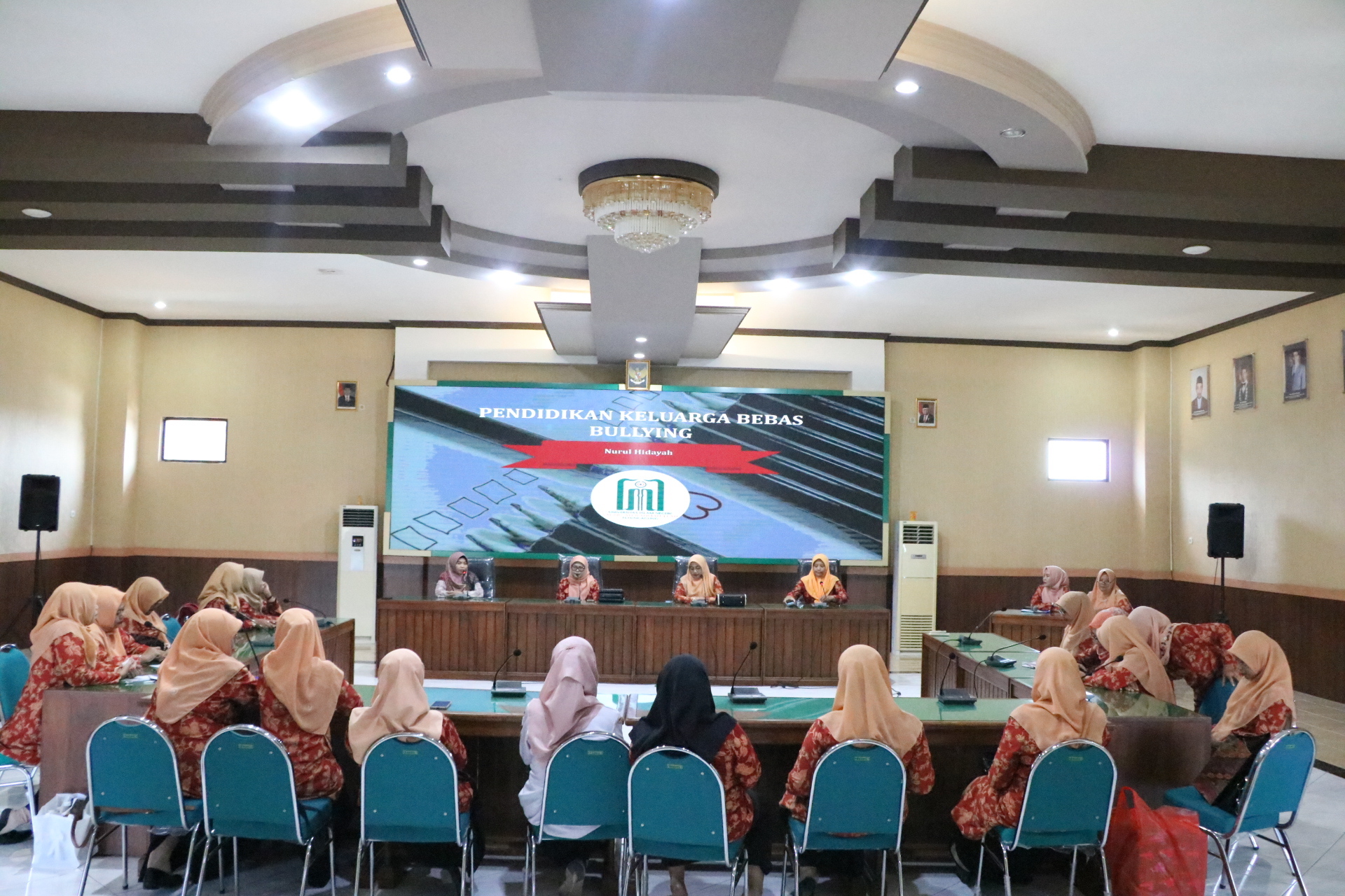 DWP UIN SATU Peringati Hardiknas dengan Seminar Pendidikan tentang Anti-Bullying