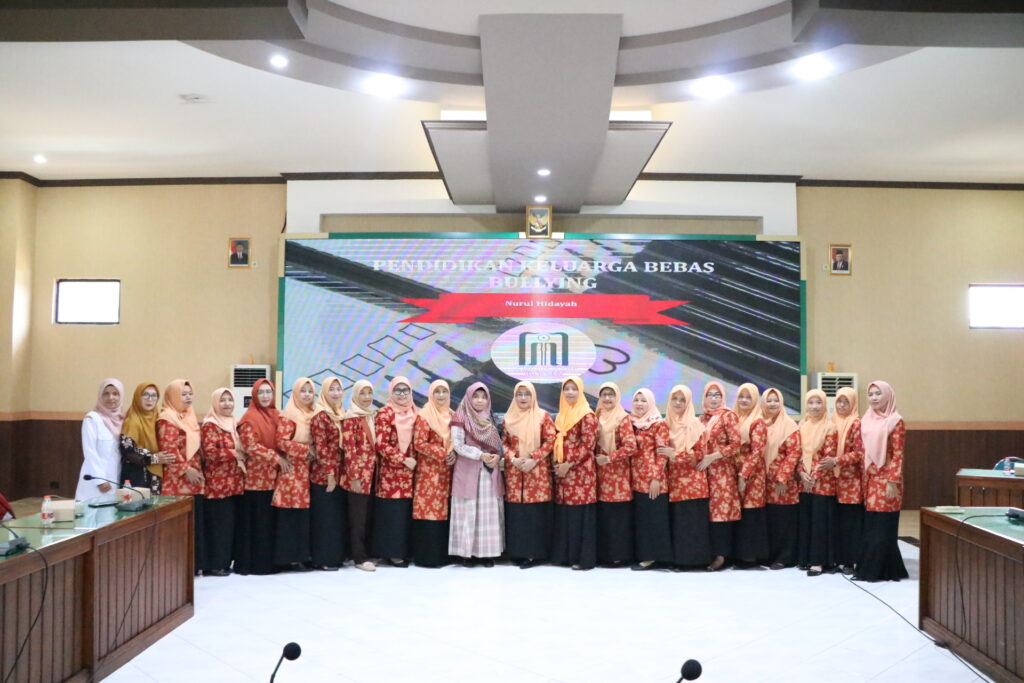 DWP UIN SATU Peringati Hardiknas dengan Seminar Pendidikan tentang Anti-Bullying 2 DWP UIN SATU Peringati Hardiknas dengan Seminar Pendidikan tentang Anti Bullying 2