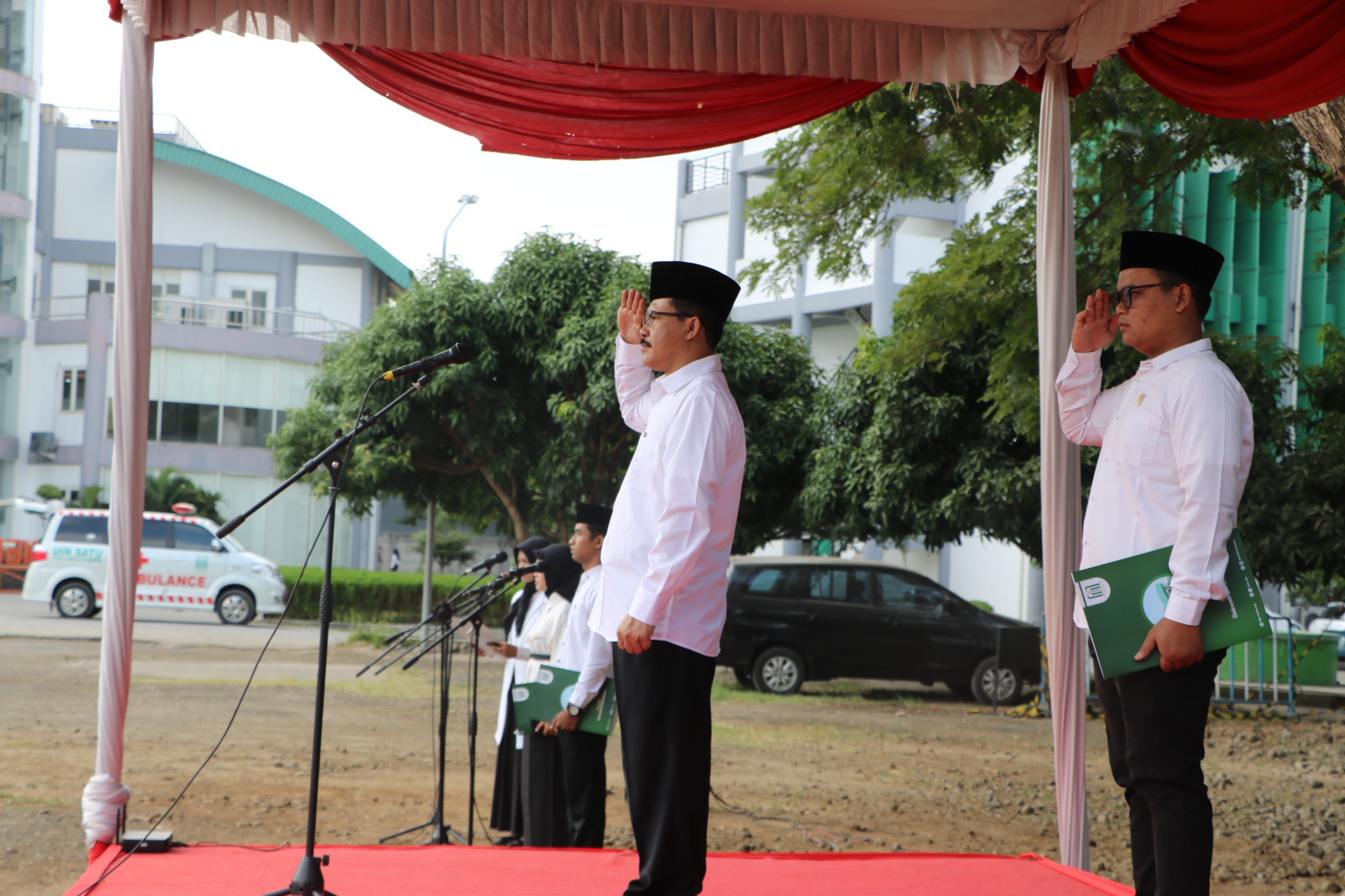 Upacara Harkitnas Tahun 2024, Rektor Ajak Sivitas Akademika Meneladani dan Meningkatkan Inovasi