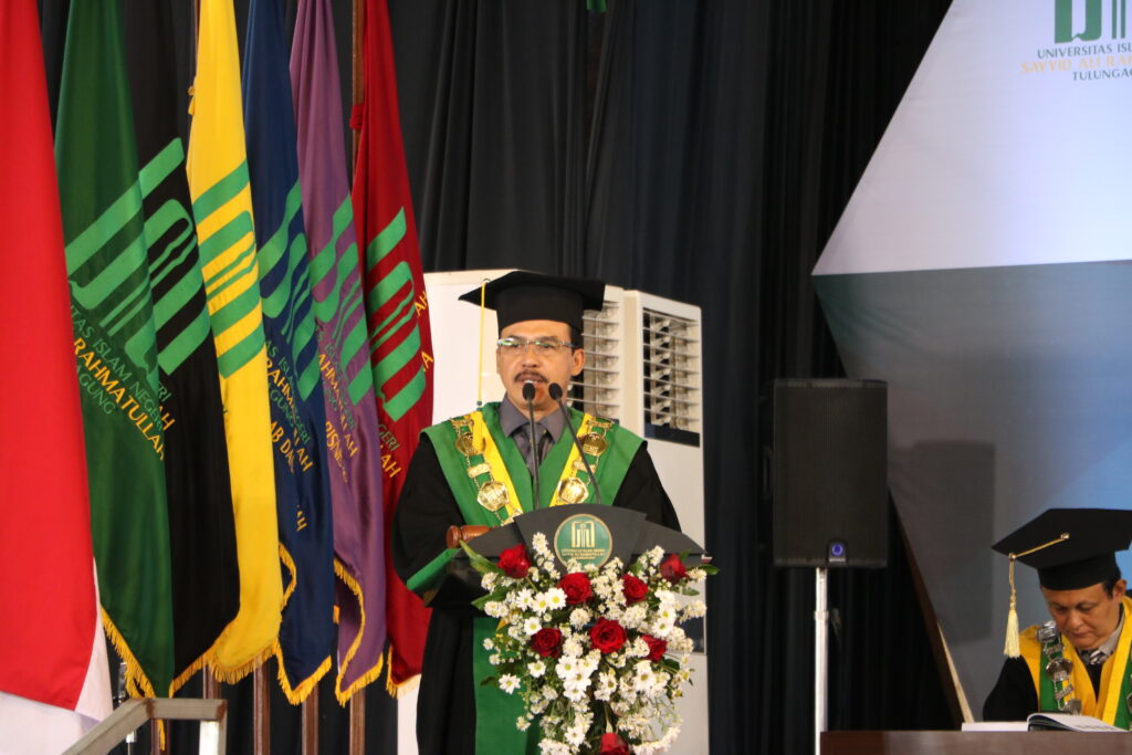 Wisuda ke-41, Rektor Sampaikan Empat Amanat Kepada Para Wisudawan dan Wisudawati Wisuda ke 41 Rektor Sampaikan Empat Amanat Kepada Para Wisudawan dan Wisudawati