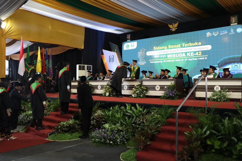 20250226 Wisuda ke 42 Rektor Minta Lulusan UIN SATU Tulungagung Supaya Ber DAMPAK2