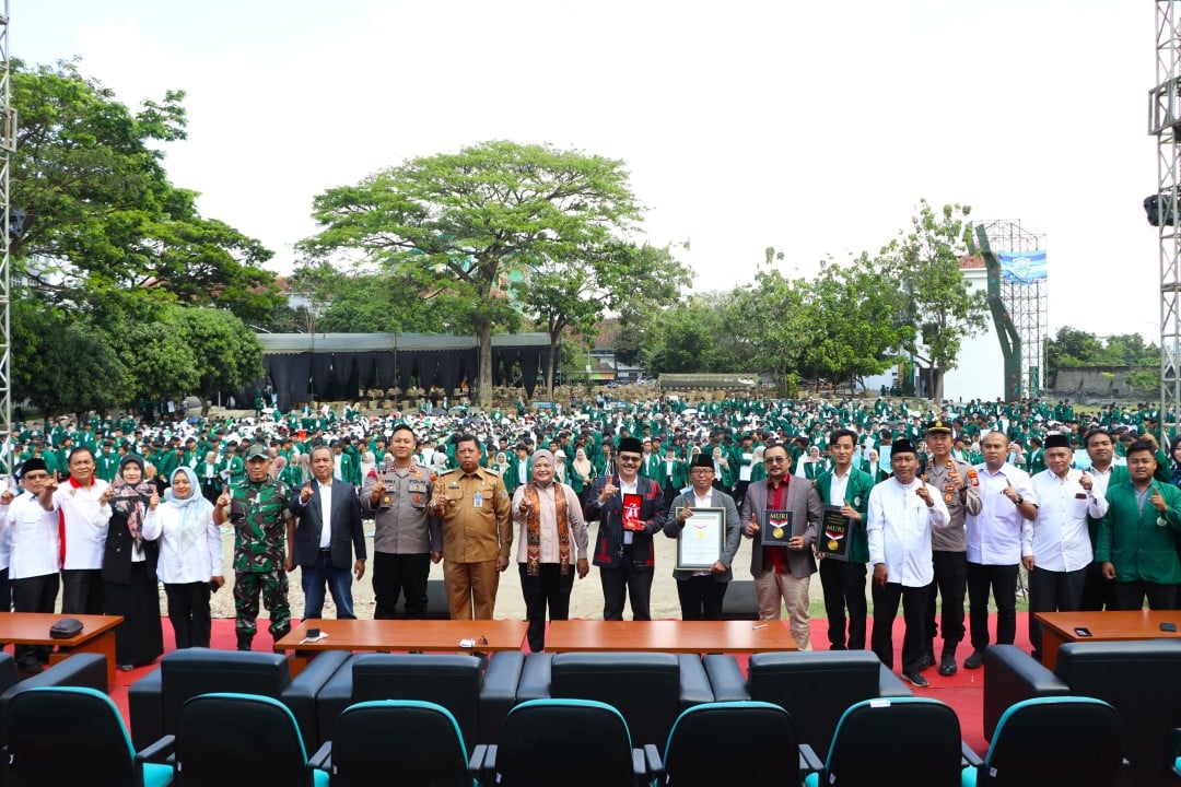 Kembali Catat Sejarah, UIN SATU Pecahkan Rekor MURI Pembuatan 3.648 Keranjang Sampah Bambu