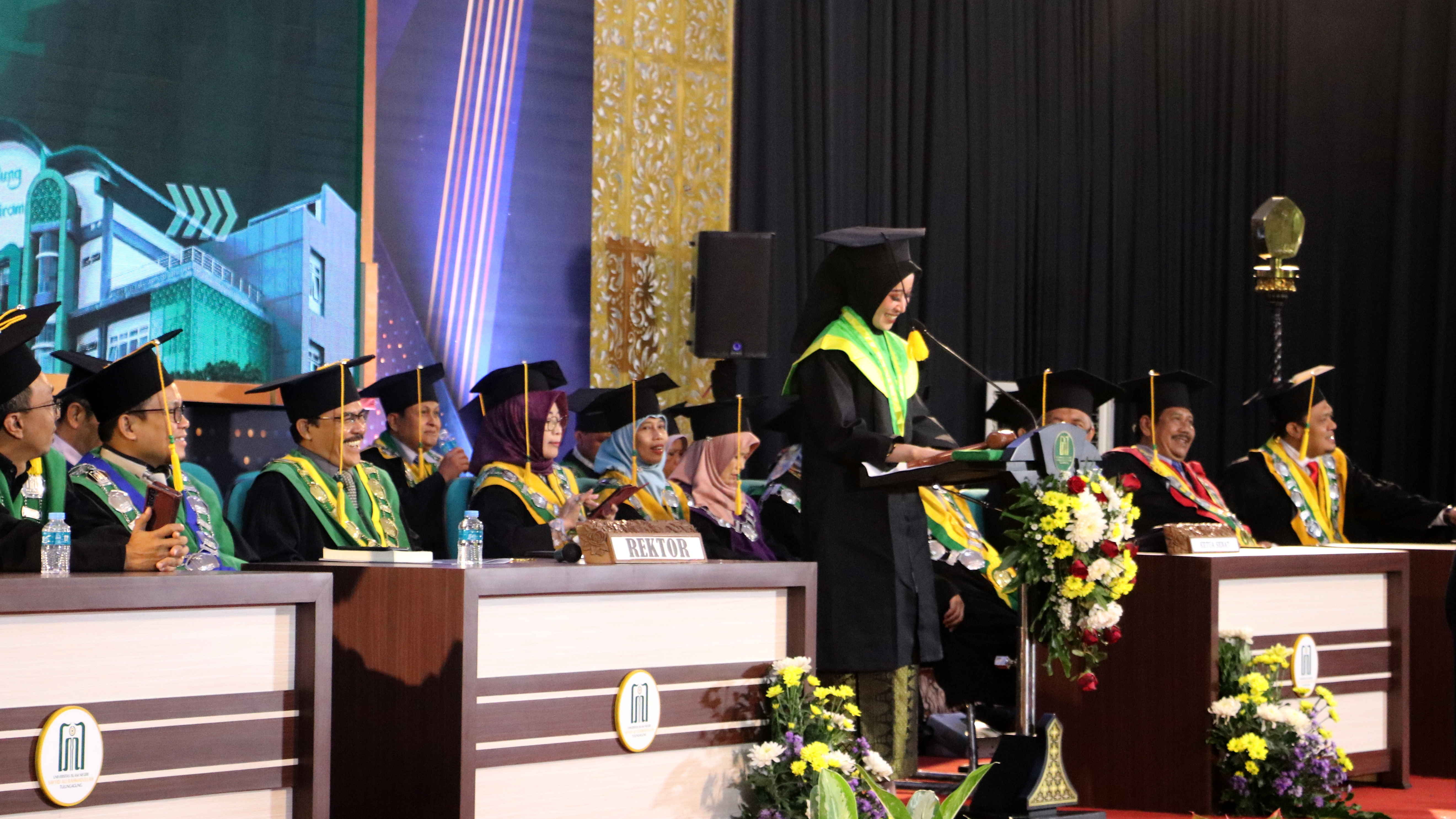 20250924 Wisuda ke 46 Rektor Sampaikan Beasiswa Tahfizh di Tiga Prodi Pascasarjana 2
