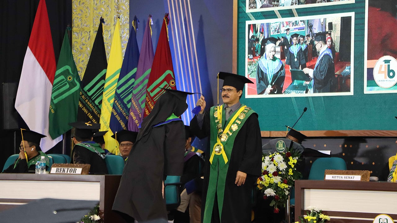Wisuda ke-46, Rektor Sampaikan Beasiswa Tahfizh di Tiga Prodi Pascasarjana