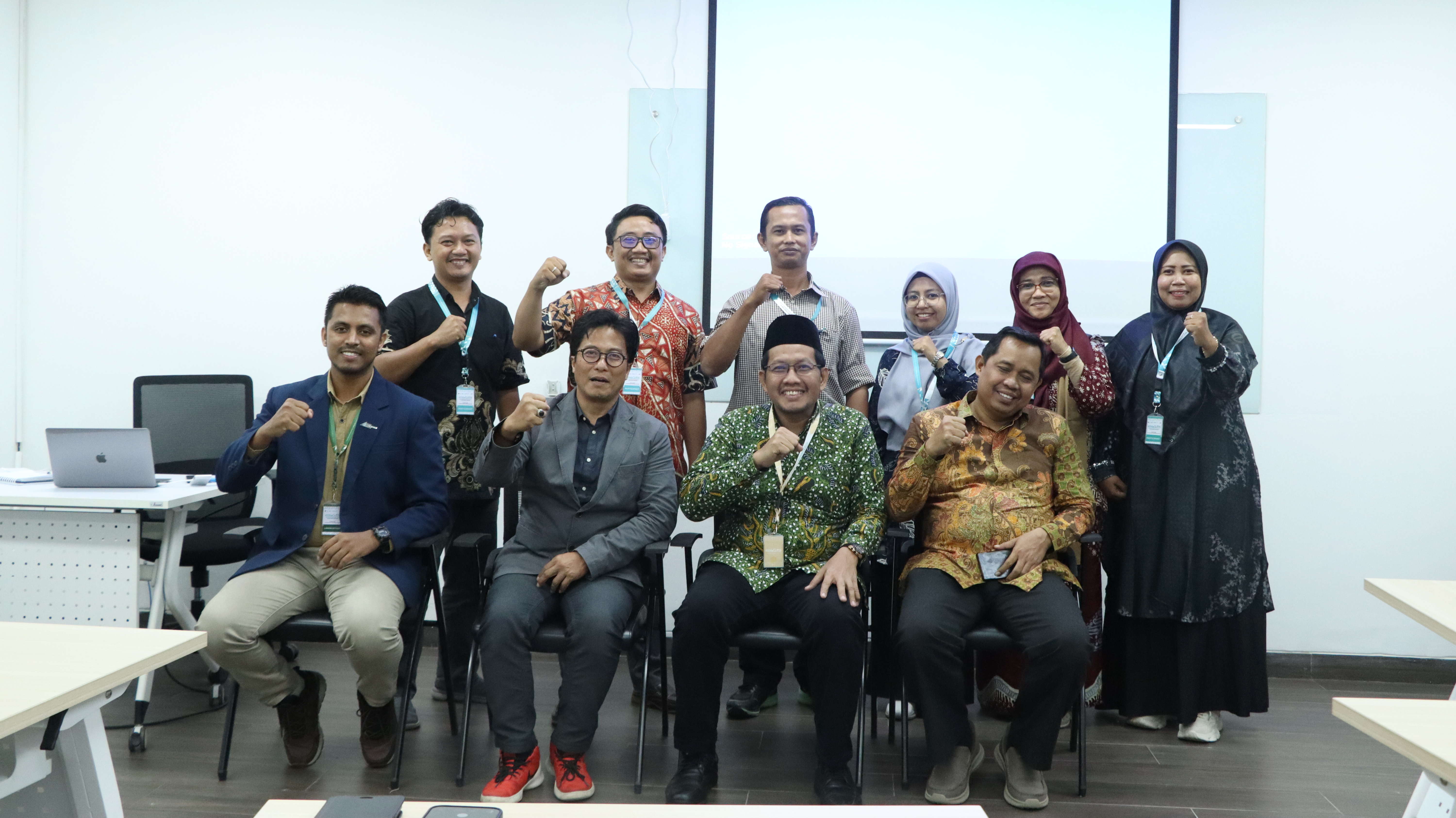 20251031 Peneliti UIN SATU Ungkap Kesenjangan Mencolok Antara Hufazh di Tulungagung dan Inggris dalam AICIS Plus 2025 01
